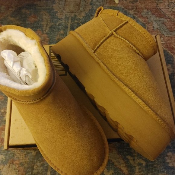 Cushionaire Shoes - PLATFORM Chestnut Sherpa Booties- NWT-Size 7